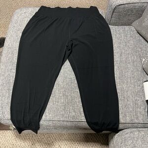 Athleta Salutation Jogger in Black